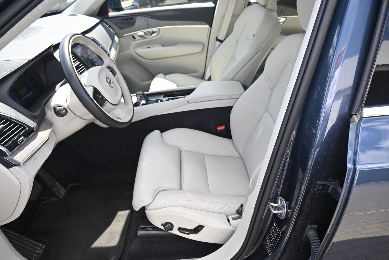 Volvo XC90B5